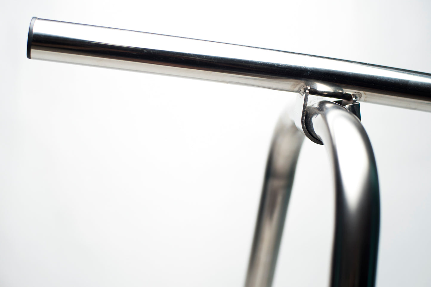 Full-Rev Front Neck Stand