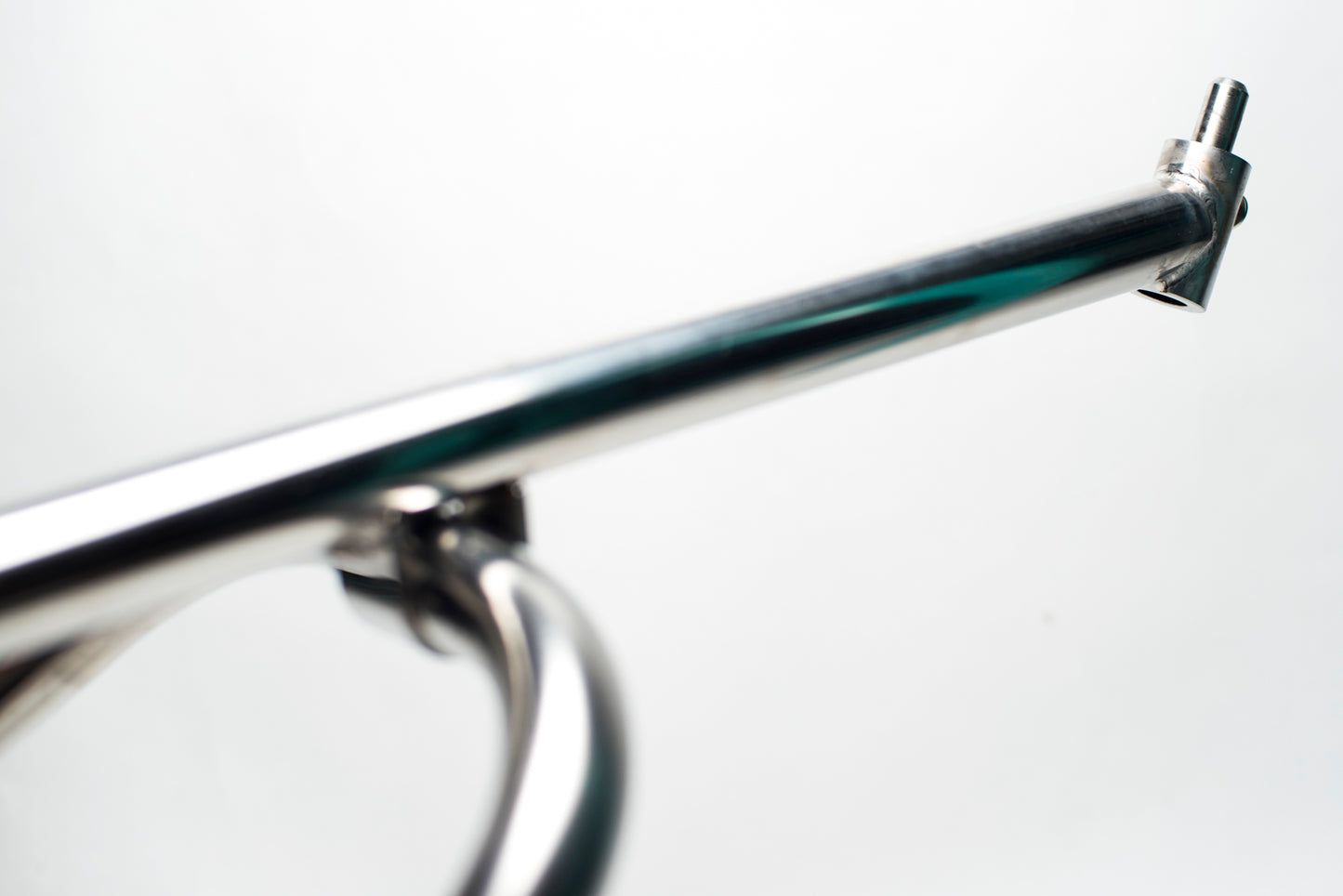 Full-Rev Front Neck Stand