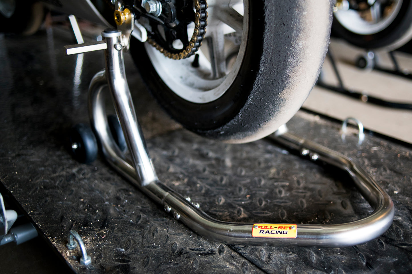 Full-Rev Rear Stand